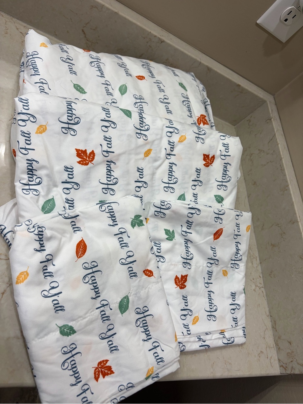 Seasonal 'Happy Fall Y'all' White sheet Set with Autumn Leaf Print  Queen size.